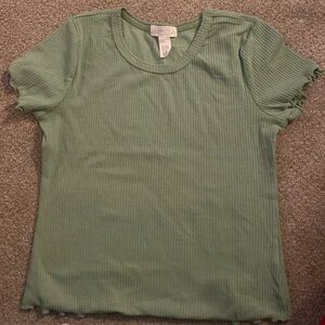 Tilly’s green fitted top